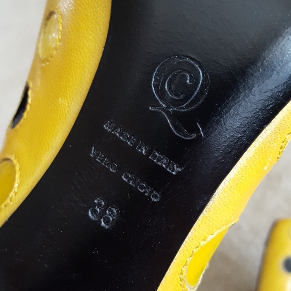 Alexander McQueen Yellow/Black Polka Dot Pump - Picture 8 of 10
